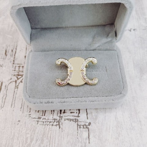 Delicate Women's Designer Letter Brooches with Gold Plating, Crystal Rhinestones, and Pearls for 2024 Christmas Party Gifts