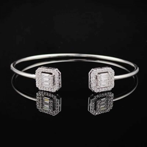 Luxury Adjustable Snake Butterfly Bangle