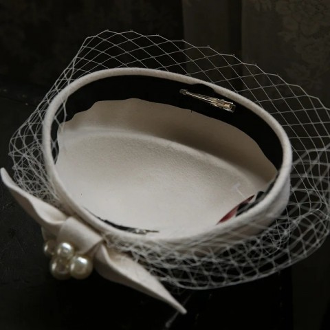 Winter Wool Bow Hat with Silk Veil for Ladies - Elegant French Bridal Fascinator