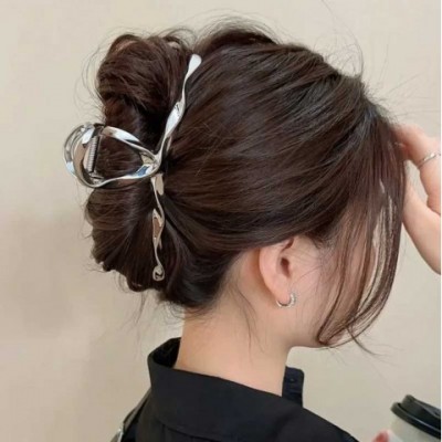 Geometric Metal Hair Claws - Trendy Shark Clips for Women 2023