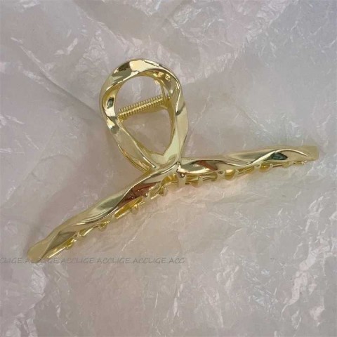 Geometric Metal Hair Claws - Trendy Shark Clips for Women 2023