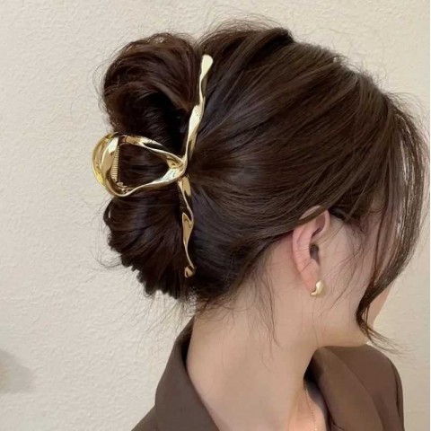 Geometric Metal Hair Claws - Trendy Shark Clips for Women 2023