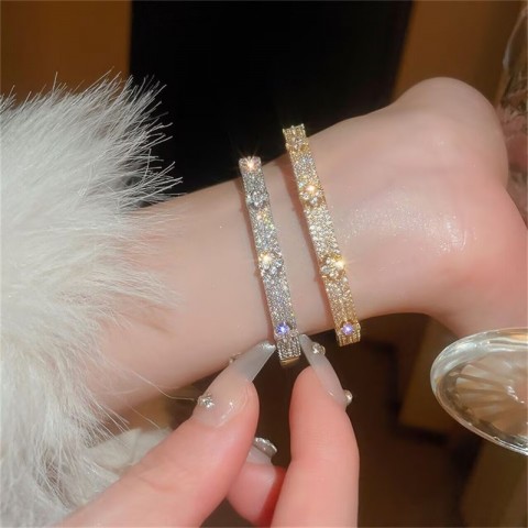 Moissanite Bangle for Women - Sparkling Rhinestone Unisex Casual Bracelet