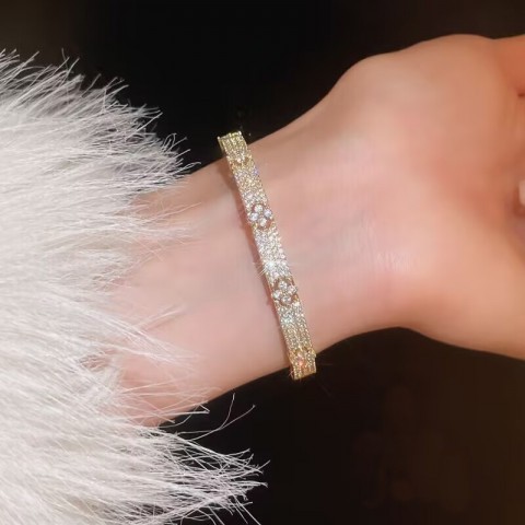 Moissanite Bangle for Women - Sparkling Rhinestone Unisex Casual Bracelet