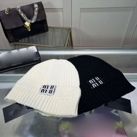 Women's Stylish Winter Beanie Hat with Letter Embroidery