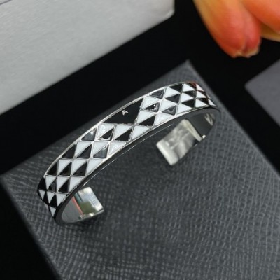 C Unisex 18K Gold Plated Geometry Bangle with Rhinestone