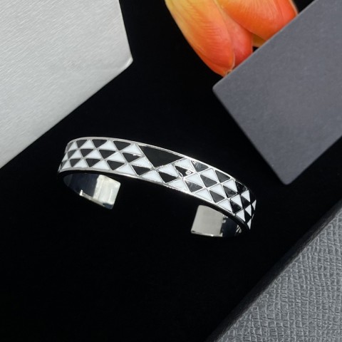 C Unisex 18K Gold Plated Geometry Bangle with Rhinestone