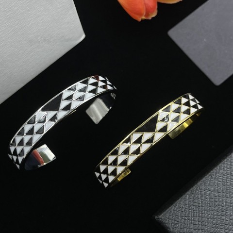 C Unisex 18K Gold Plated Geometry Bangle with Rhinestone