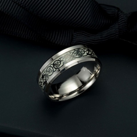 Titanium Fluorescent Dragon Heart Band Ring - Stylish Unisex Alloy Jewelry for Men Women