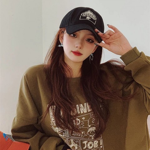 Neutral Polar Bear Embroidered Snapback Cap for Men and Women