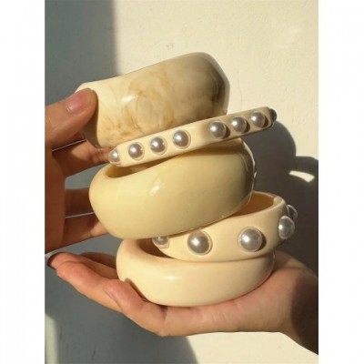 HuanQi Beige Acrylic Pearl Bangle for Women - Asymmetrical Fashion Jewelry Gift 250517