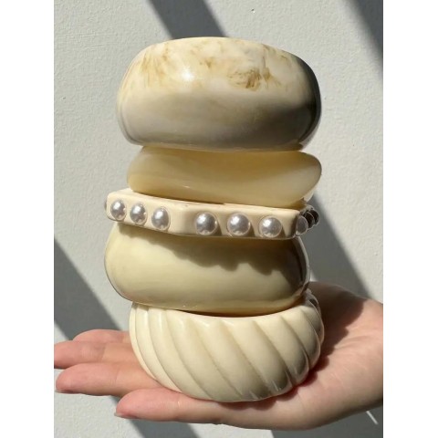 HuanQi Beige Acrylic Pearl Bangle for Women - Asymmetrical Fashion Jewelry Gift 250517