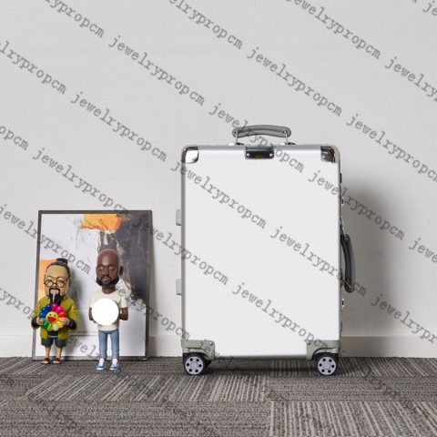 Luggage Designer Unisex Spinner Suitcase - High-Strength & Waterproof | Perfect for Travel & Leisure