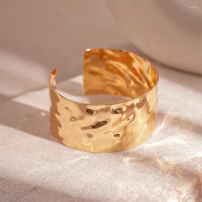Stylish Punk Gold Stainless Steel Bracelet for Unisex Open Cuff Bangles