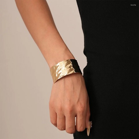 Stylish Punk Gold Stainless Steel Bracelet for Unisex Open Cuff Bangles