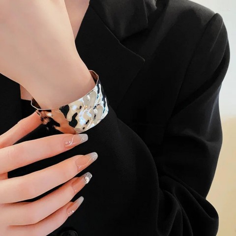 Stylish Punk Gold Stainless Steel Bracelet for Unisex Open Cuff Bangles