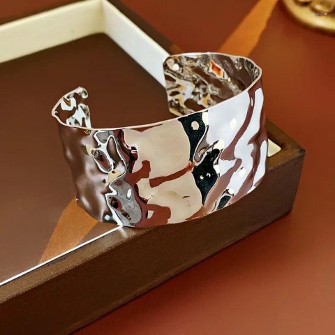 Stylish Punk Gold Stainless Steel Bracelet for Unisex Open Cuff Bangles