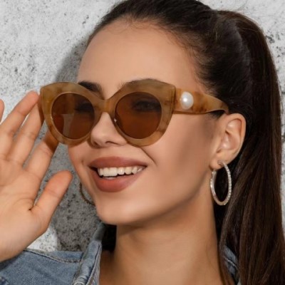 Trendy Cat Eye Sunglasses for Women - Large Frame, Candy Colors, UV400 Protection