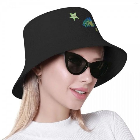 Beret Bucket Hat - Crayon Frog Funny Design for Men Women