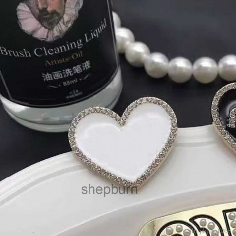 Luxury 18K Gold Plated Diamond Brooch for Unisex Romantic Gifts