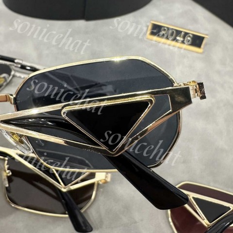 Designer Metal Frame Lightweight Sunglasses for Men and Women