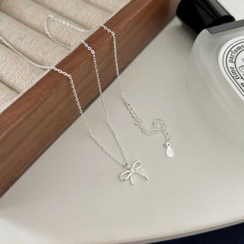 Cute Bowknot Necklace in 925 Sterling Silver for Women - Fashion Jewelry with Charm