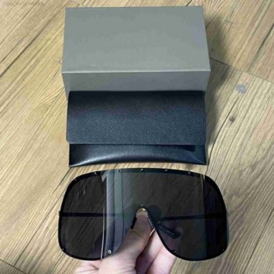 Oversize Metal Wrap Sunglasses for Unisex - Anti-UV Butterfly Eyewear