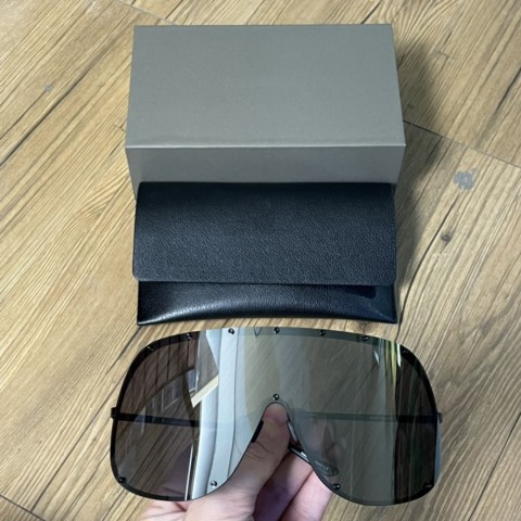 Oversize Metal Wrap Sunglasses for Unisex - Anti-UV Butterfly Eyewear