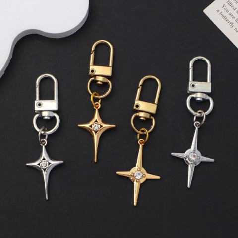 Golden Star Keychain for Women & Men - Y2K Style Metal Keyring with Turnbuckle