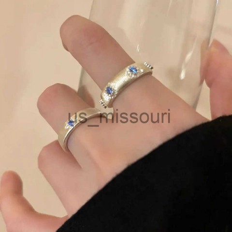 BF Club Women's Simple Geometry Silver Ring with Blue Stone - Retro Fashion Allergy-Free Gift