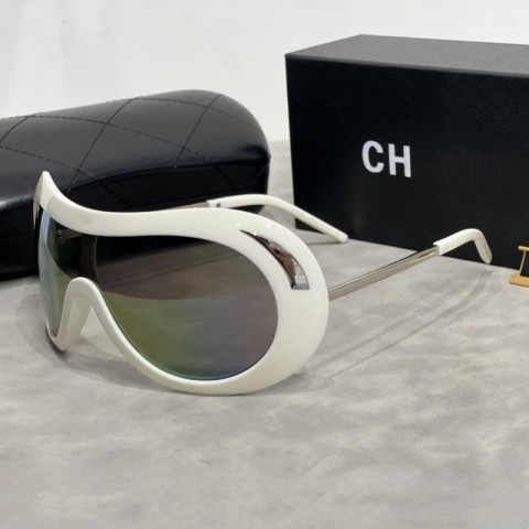 Luxury Designer Dazzle Sunglasses with UV400 Protection for Men and Women
