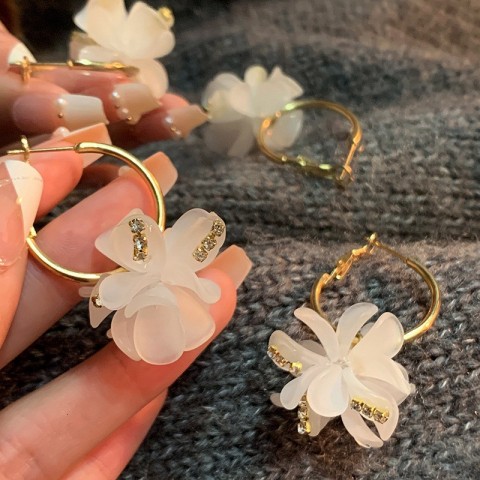 HANKOU Bohemian Charm Earrings for Women - White Flower Camellia Style