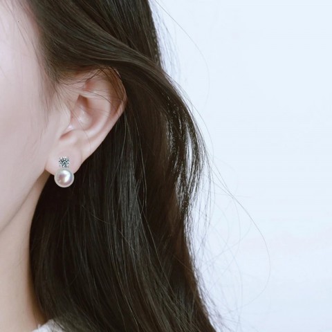 AINUOSHI Women's Simple Sterling Silver Perforated Earrings with 9mm White Freshwater Pearl Studs