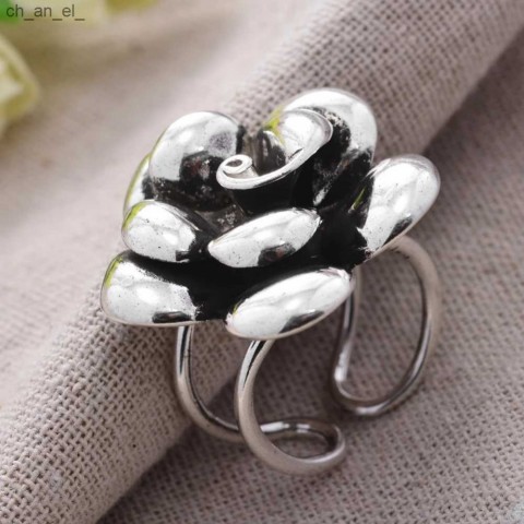 Exaggerated Floral Thai Silver Ladies Band Ring for Valentine's Day