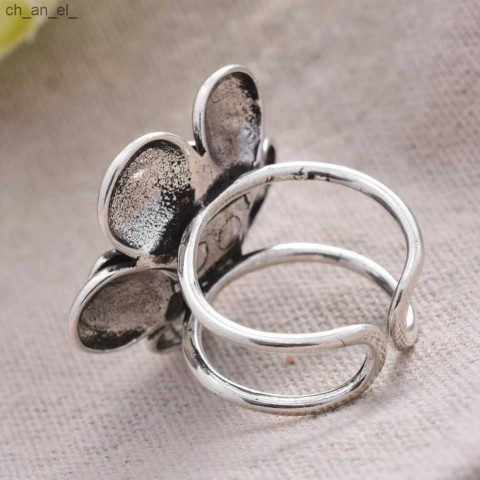 Exaggerated Floral Thai Silver Ladies Band Ring for Valentine's Day