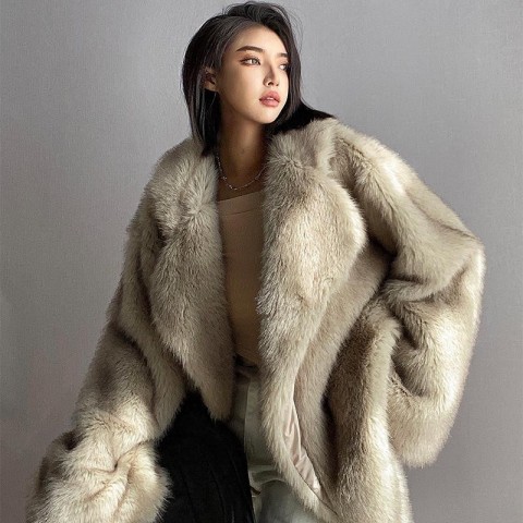 Luxury Women's Faux Fur Lapel Loose Streetwear Coat 2023 Winter Fashion