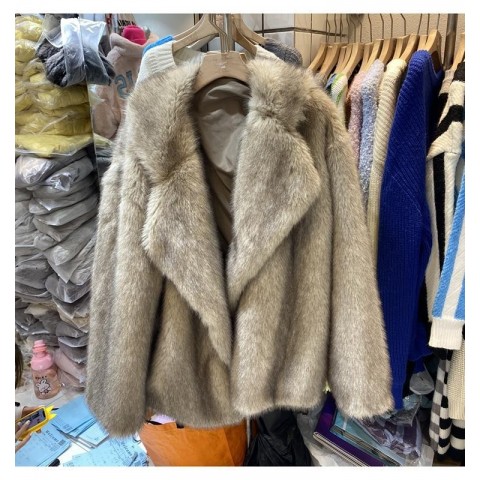 Luxury Women's Faux Fur Lapel Loose Streetwear Coat 2023 Winter Fashion