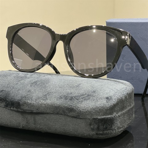 Trendy Full Frame Sunglasses for Men Women - Golden Lenses UV380 Protection