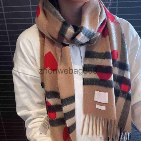 Luxury Women's Cashmere Shawl, Heart-Shaped Plaid Design, Multifunctional Winter Scarf J240625