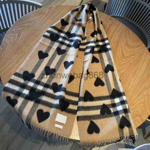 Luxury Women's Cashmere Shawl, Heart-Shaped Plaid Design, Multifunctional Winter Scarf J240625