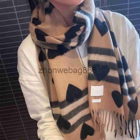Luxury Women's Cashmere Shawl, Heart-Shaped Plaid Design, Multifunctional Winter Scarf J240625