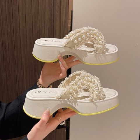 Pearl Accented Women's Comfortable Platform Sandals for Summer