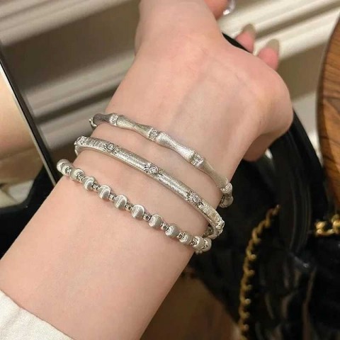 Luxury Women's Star Design Diamond Set Bangles - Exquisite Jewelry Gift