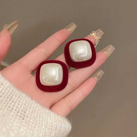 Vintage Red Imitation Pearl Stud Earrings for Women Bohemian Korean Luxury Jewelry A13746