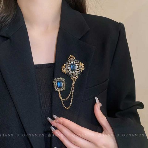 Studded Pearl Square Brooch, Retro Bohemian Design for Women, Niche Fashion Accessories, Gift Idea w250507