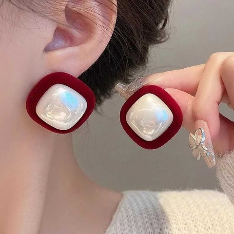 Vintage Red Imitation Pearl Stud Earrings for Women Bohemian Korean Luxury Jewelry A13746