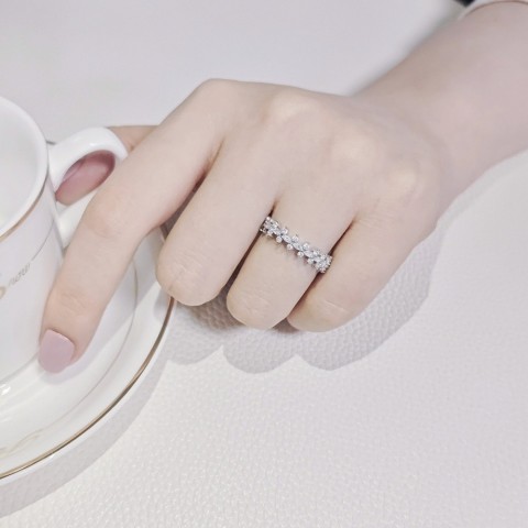 Luxury Silver Plated Crystal Flower Ring for Women