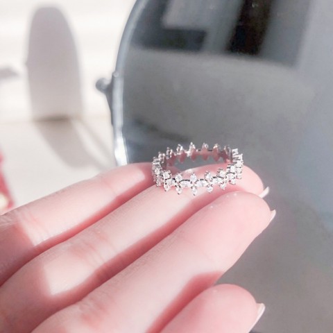 Luxury Silver Plated Crystal Flower Ring for Women