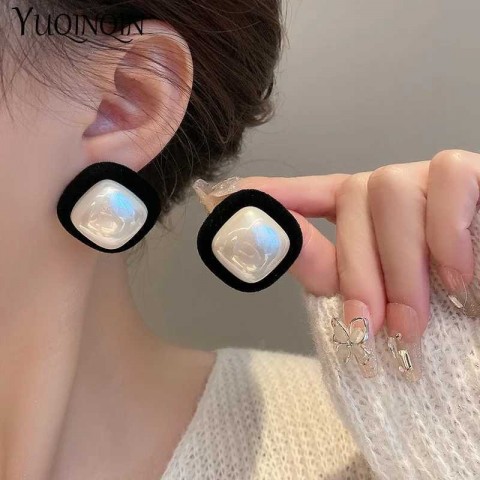 Vintage Red Imitation Pearl Stud Earrings for Women Bohemian Korean Luxury Jewelry A13746