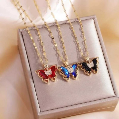 Luxury Zircon Butterfly Pendant Necklace for Women with Stainless Steel Border Chain